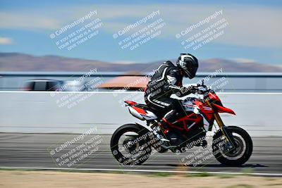 media/Mar-25-2024-Moto Forza (Mon) [[8d4319bd68]]/3-Intermediate Group/Session 4 (Front Straight Speed Pans)/